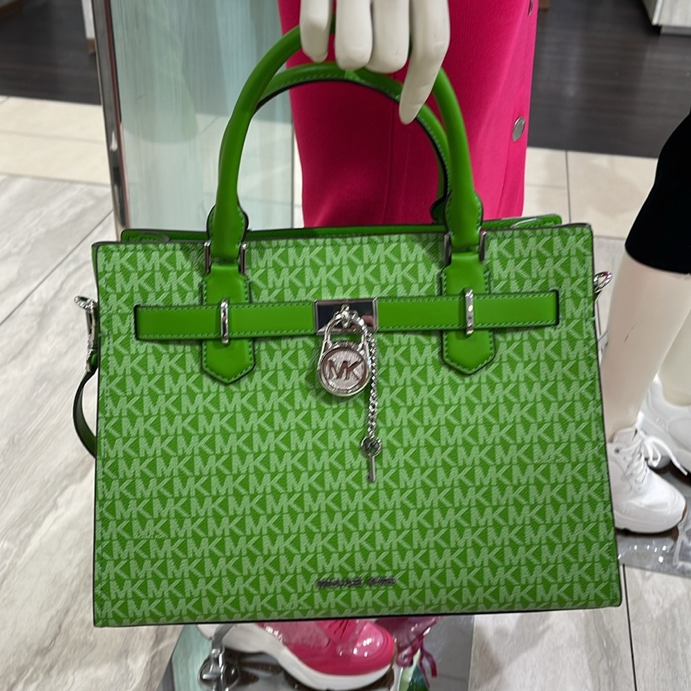 Michael Kors Hamilton Medium Signature Logo Satchel
Jungle Green 
NWT - Picture 13 of 16